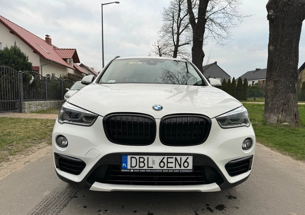 BMW X1 cena 99900 przebieg: 135600, rok produkcji 2018 z Bolesławiec małe 562